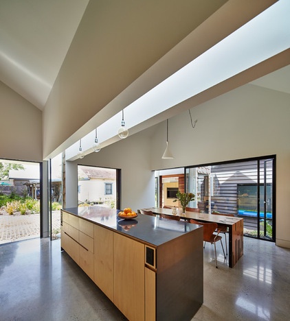 Contemporary Kitchen by Andrew Maynard Architects