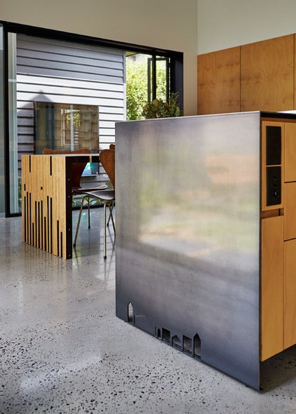 Contemporary Dining Room by Andrew Maynard Architects