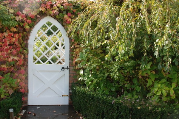 10 Gorgeous Gates That Make a Stylish Statement