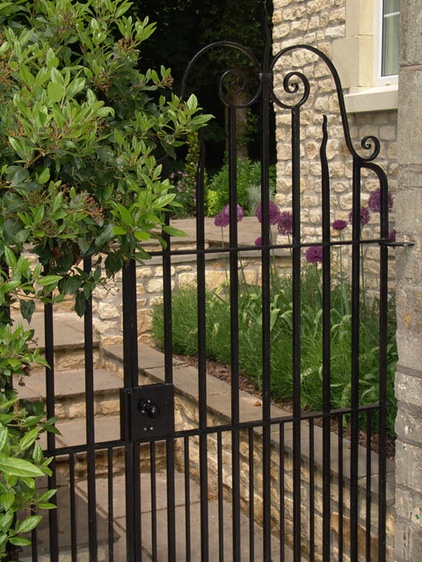 10 Gorgeous Gates That Make a Stylish Statement