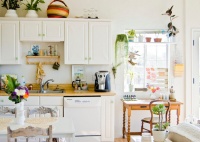 Colorful Ways to Make Over Your Kitchen Cabinetry