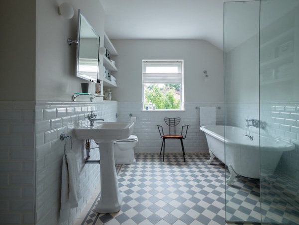 Midcentury Bathroom by Sigmar