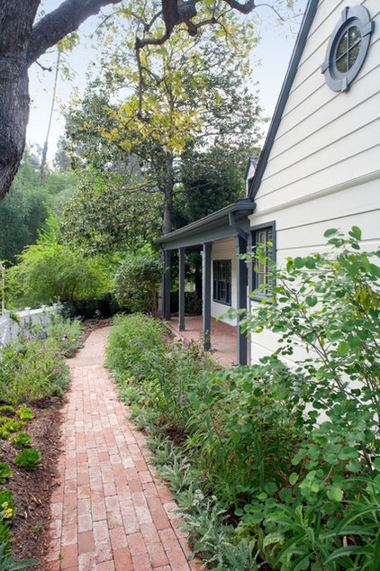 Houzz Tour: A Family-Friendly Home Keeps Its 1930s Charm