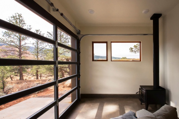 Houzz Tour: Red Rock Desert Views in a Utah Wilderness Retreat