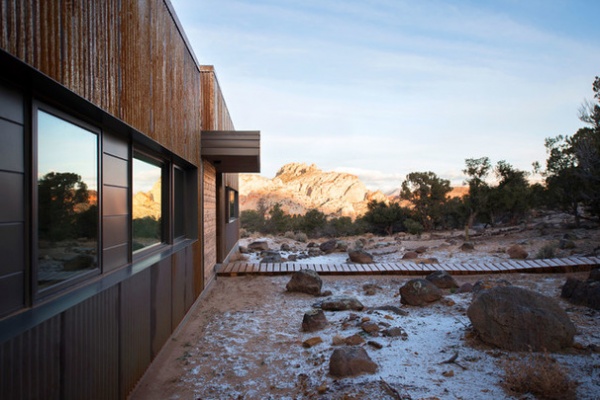 Houzz Tour: Red Rock Desert Views in a Utah Wilderness Retreat