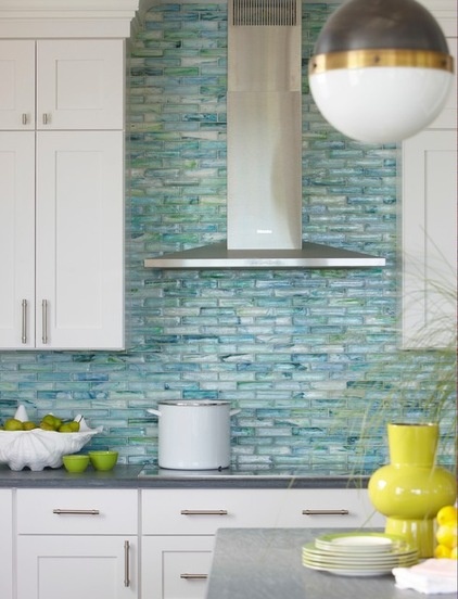 10 Ideas for a Breezy Coastal Kitchen