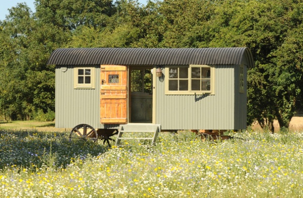 Farmhouse Bedroom by Roundhill Shepherd Huts