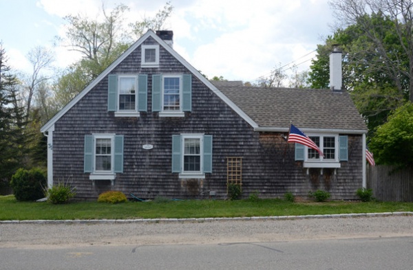 Farmhouse Exterior by Faith Towers Media