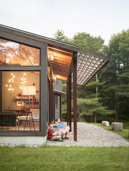 Houzz Tour: Family Reimagines the New England Farmhouse