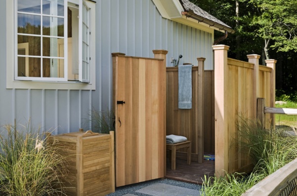 Farmhouse Patio by Crisp Architects