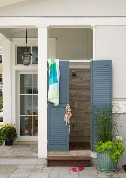 10 Reasons to Love Outdoor Showers