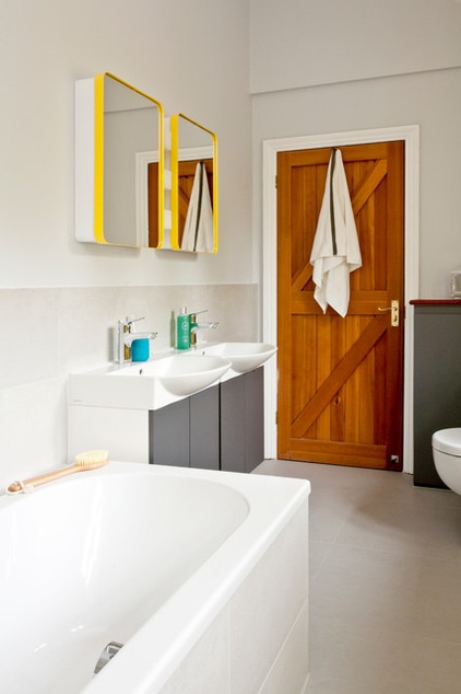 Room of the Day: A Sunny Bathroom for Twins