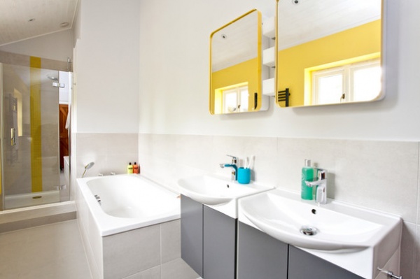 Room of the Day: A Sunny Bathroom for Twins