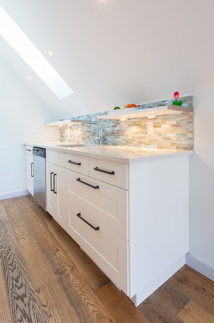 Houzz Tour: An Elegant Studio Apartment Over the Garage