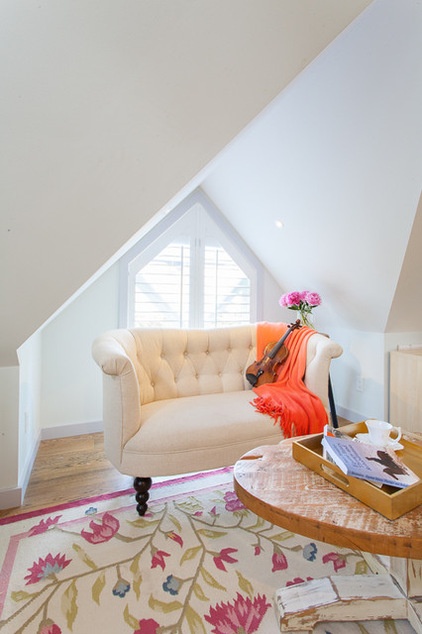 Houzz Tour: An Elegant Studio Apartment Over the Garage