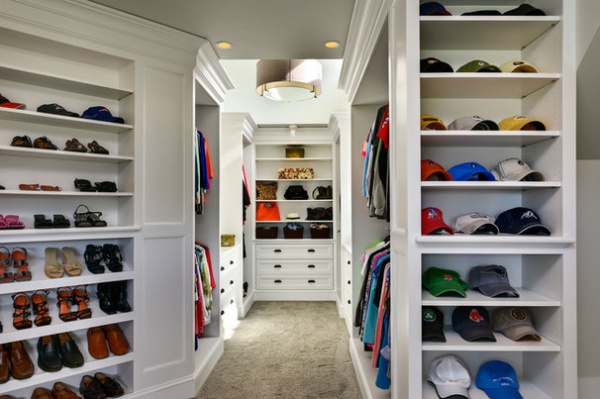 Beach Style Closet by Fiorentino Group Architects