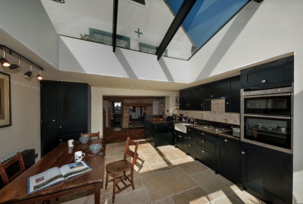 Houzz Tour: Careful Renovation of a 17th-Century English Cottage