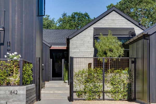 Houzz Tour: A Noir Farmhouse in Napa