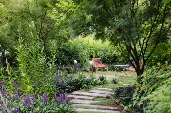 Garden Designer Chooses the Timeless Over the Trendy