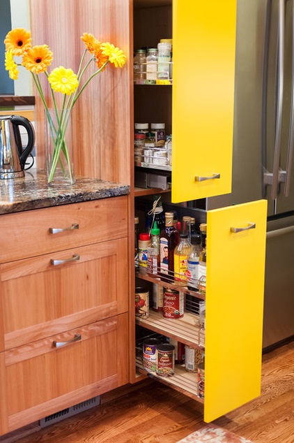 Throwback Kitchen Gains Countertop Space, Color and Smart Storage