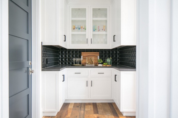 Houzz Tour: Light and Easy in Newport Beach