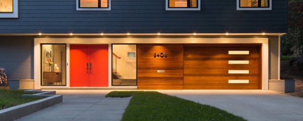 Midcentury Entry by Balodemas Architects