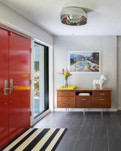 Midcentury Entry by Balodemas Architects