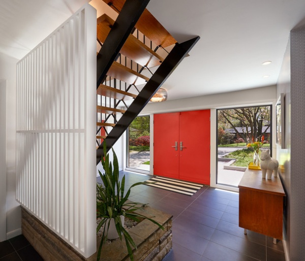 Houzz Tour: Saving a ‘Brady Bunch’ Staircase in a Midcentury Remodel