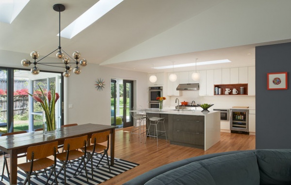 Midcentury Kitchen by Balodemas Architects