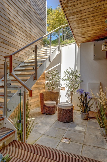 10 Great Design Moves for a Small Courtyard