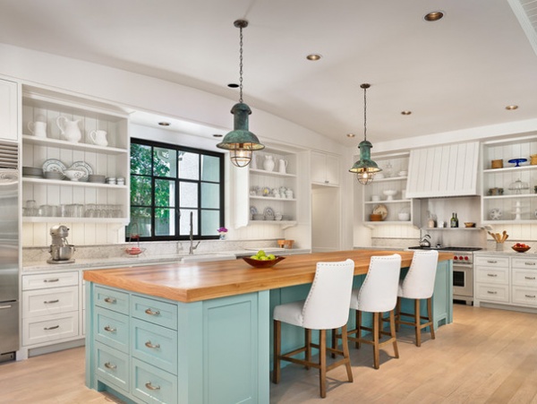 Beach Style Kitchen by Dillon Kyle Architecture