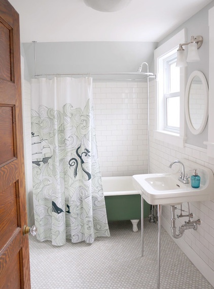 Bathroom by Copper Dot Interiors