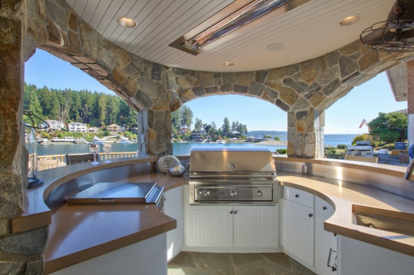 Beach Style Patio by Gelotte Hommas Architecture