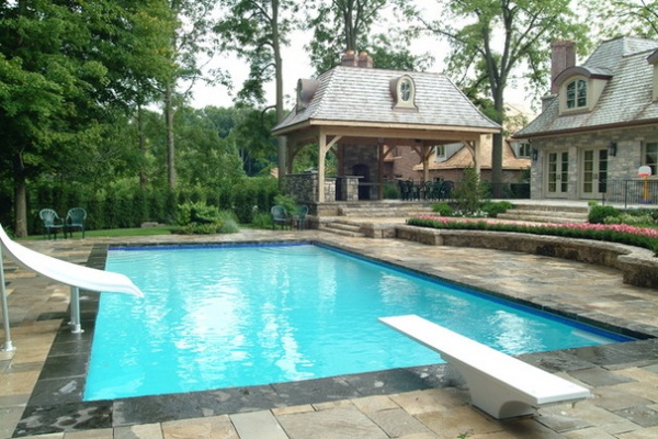 Traditional Pool by Gib-San Pools Ltd.