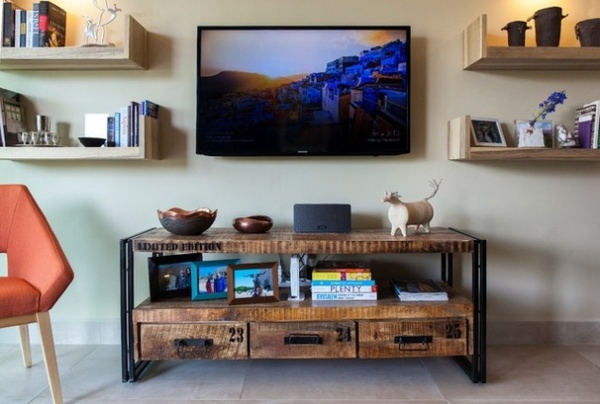 Mediterranean Living Room by Lourdes Gabriela Interiors