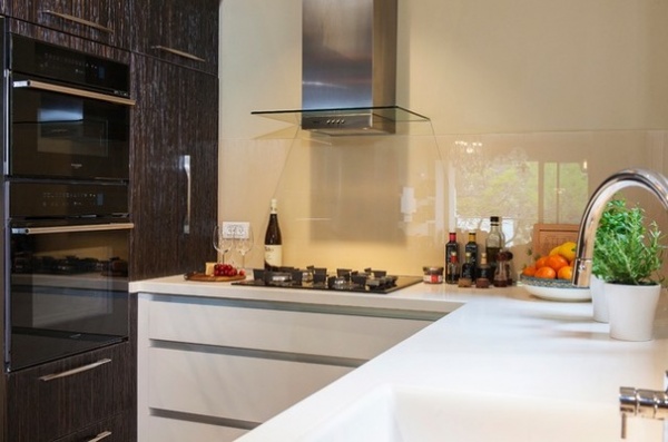 Contemporary Kitchen by Lourdes Gabriela Interiors