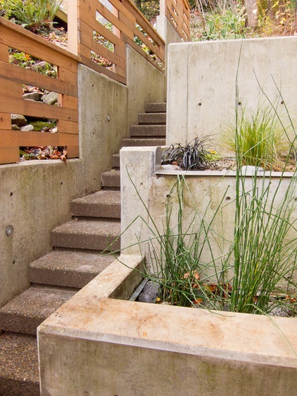 Contemporary Landscape by LANDline design