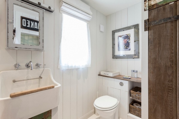 Shabby chic Bathroom by Chris Snook