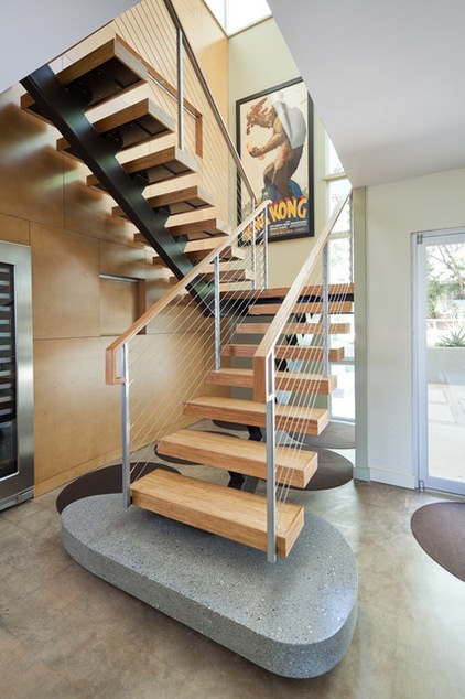 Contemporary Staircase by mark lind, sun+stone design