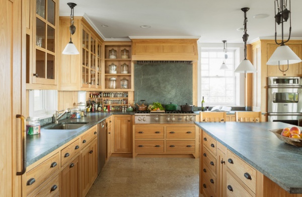 Traditional Kitchen by Whitten Architects