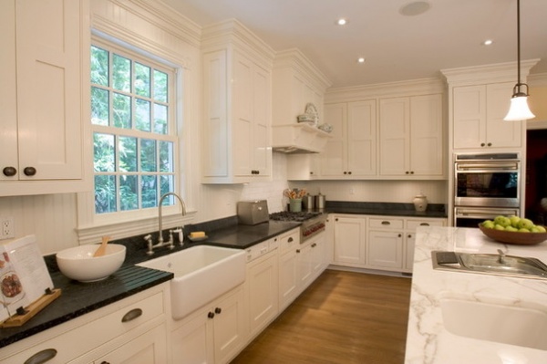 Traditional Kitchen by Lasley Brahaney Architecture + Construction