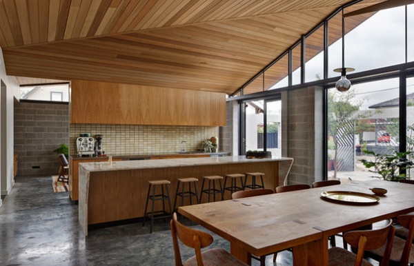 Houzz Tour: Relaxed Living in a Modern Courtyard Home