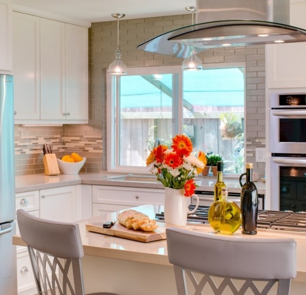 Kitchen of the Week: Coastal Kitchen Honors a Beloved Husband