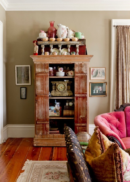 Farmhouse Family Room by Rikki Snyder