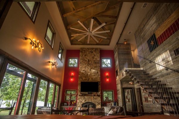 Houzz Tour: Modern Meets Rustic on a Lake in Texas