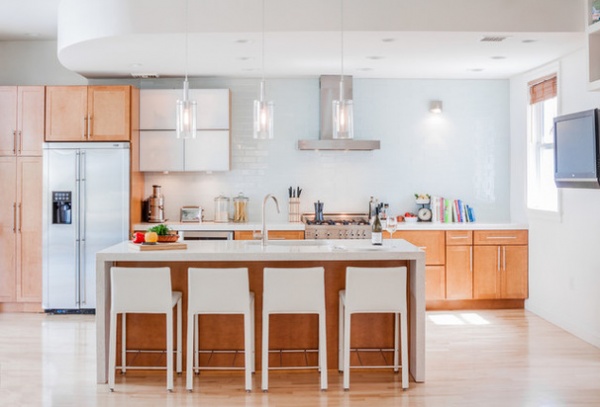 Houzz Tour: A New Conservatory Brightens a Converted Carriage House