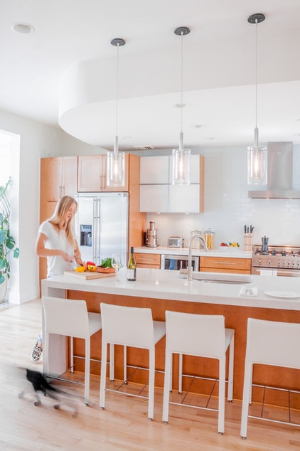 Houzz Tour: A New Conservatory Brightens a Converted Carriage House