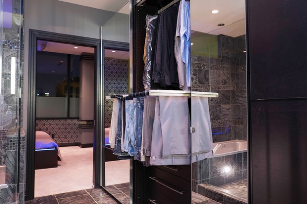 Modern Closet by The Phoenix Photography