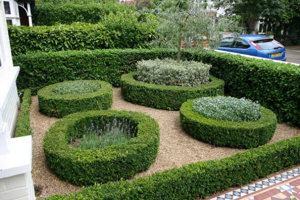 Traditional Landscape by The Garden Builders