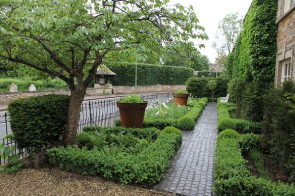 17th-Century Ideas Add Formal Grandeur to the Garden